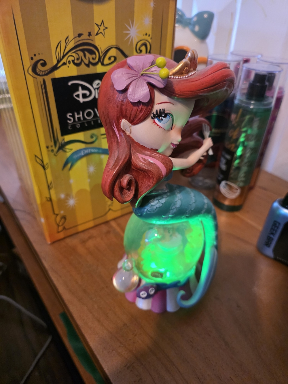 Disney Showcase Collection MISS Mindy Ariel Figurine - LIGHT UP! - Picture 5 of 6